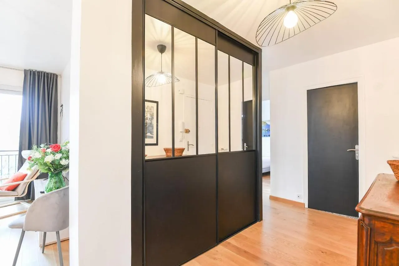 Nice Apartment With Balcony Very Close To The City Center Annecy