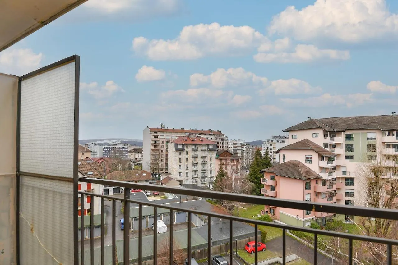 Nice Apartment With Balcony Very Close To The City Center Annecy