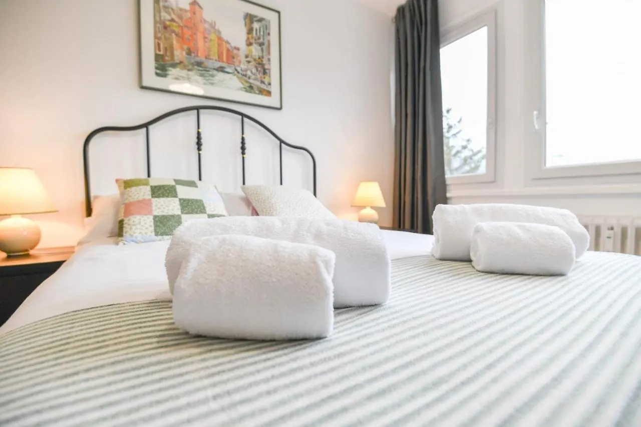 Nice Apartment With Balcony Very Close To The City Center Annecy 0*,