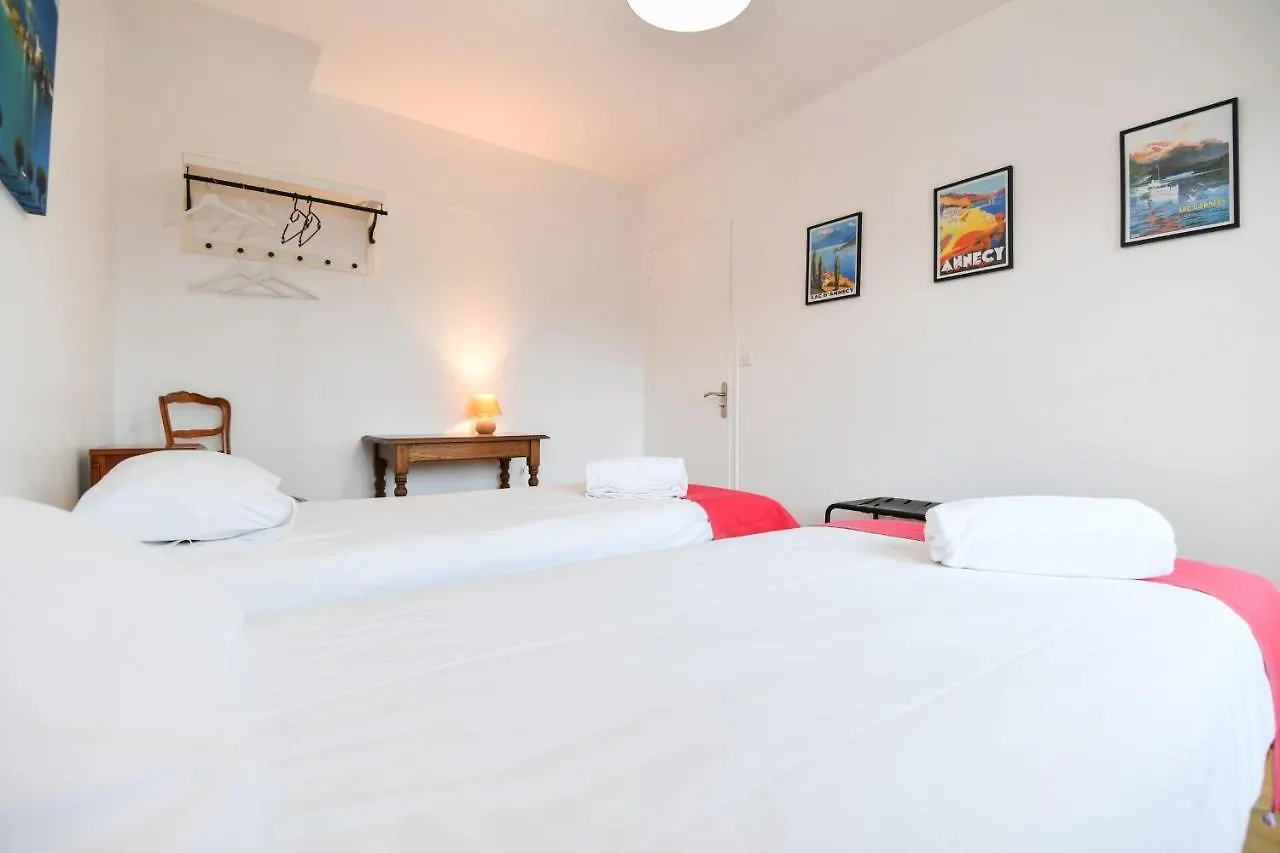 Nice Apartment With Balcony Very Close To The City Center Annecy